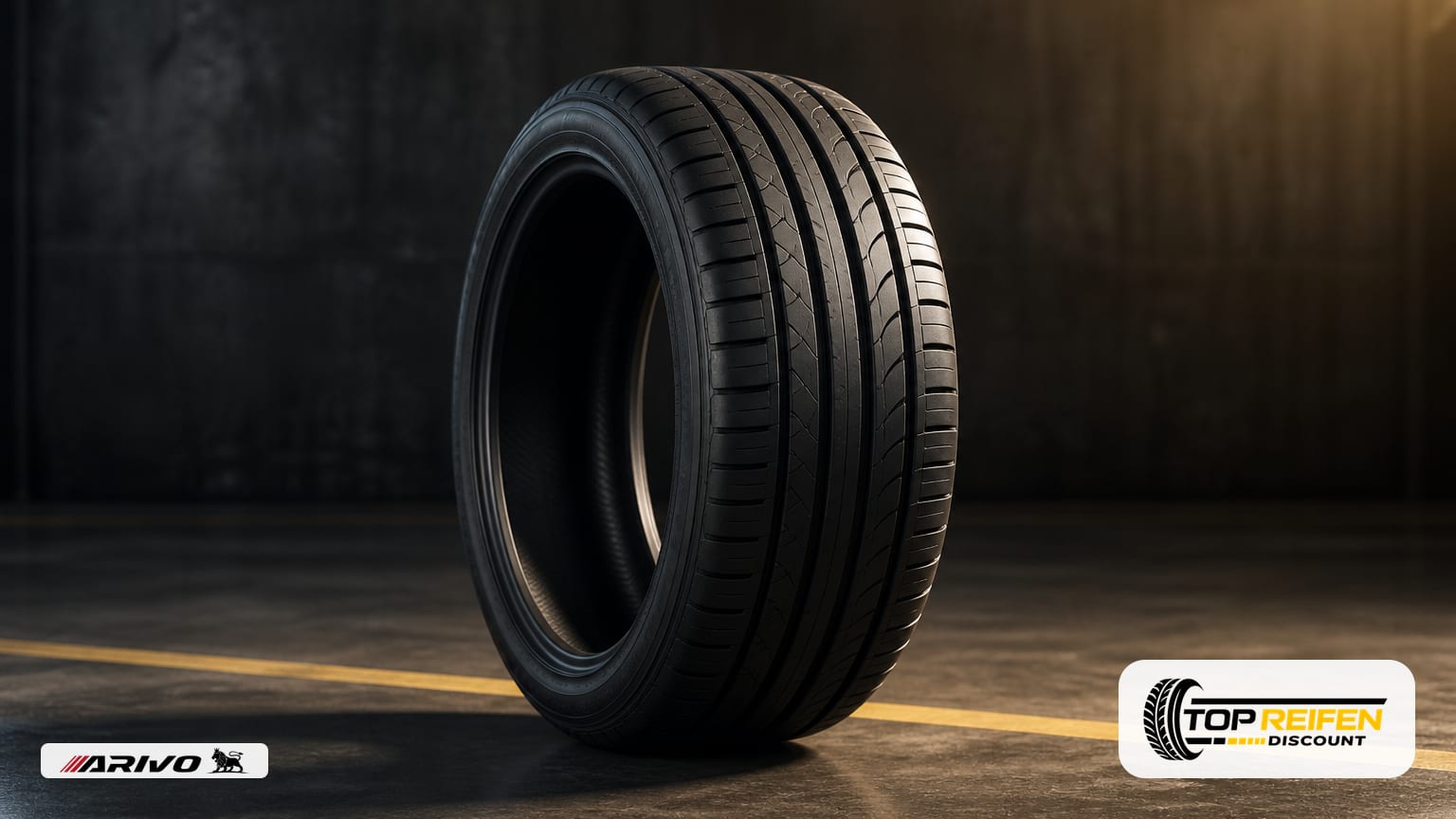ARIVO ARZERO 205/55 R16 XL Sommerreifen als Studio-Stillleben auf dunkler, reflektierender Fläche mit sanfter Kantenbeleuchtung.